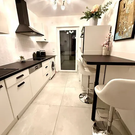 Neu Goldstadt Prestige - Modern Und Апартаменты *