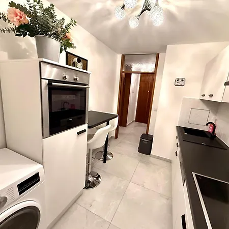 Neu Goldstadt Prestige - Modern Und Апартаменты Пфорцхайм