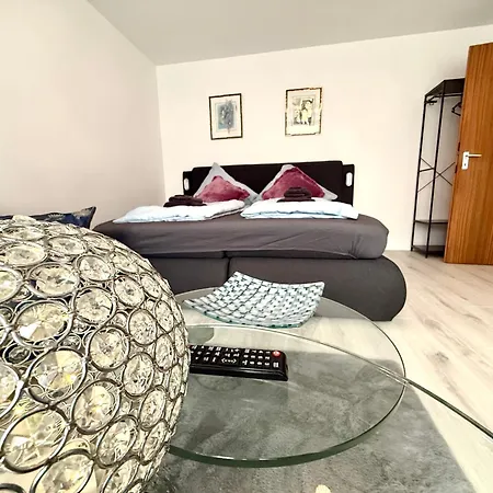 Neu Goldstadt Prestige - Modern Und Апартаменты