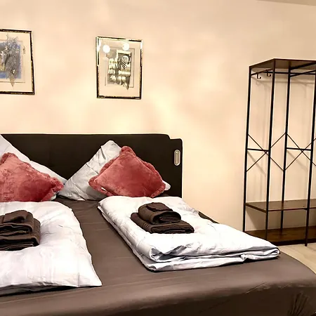 Neu Goldstadt Prestige - Modern Und *